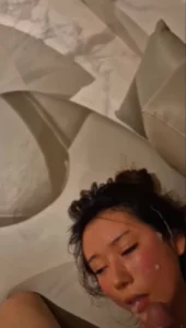 酒店约啪兄弟女神射脸上