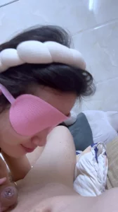 母狗口交吞精，寻NTR